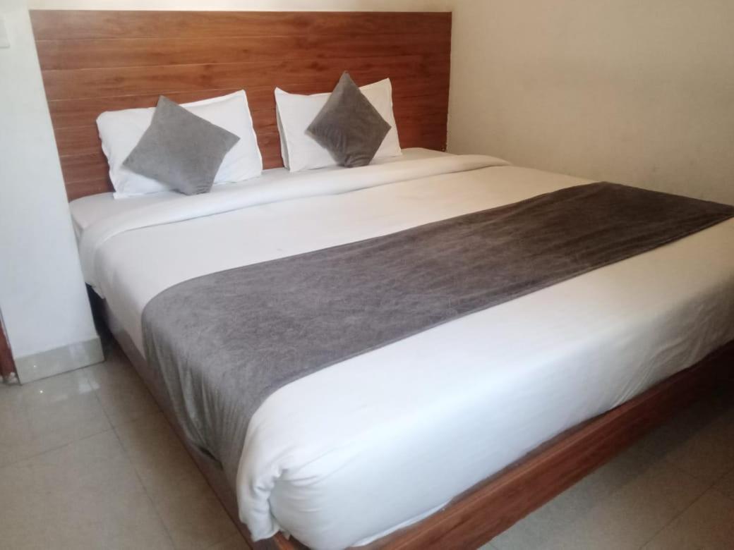 Triple One Hotel Tapovan Rishikesh,Near Laxman Jhula Esterno foto