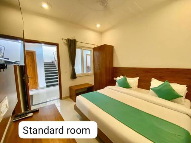 Triple One Hotel Tapovan Rishikesh,Near Laxman Jhula Esterno foto
