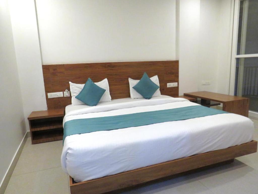 Triple One Hotel Tapovan Rishikesh,Near Laxman Jhula Esterno foto