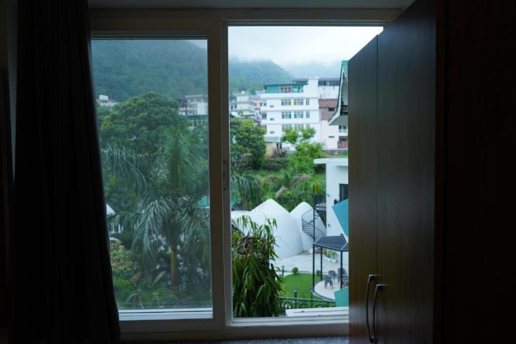 Triple One Hotel Tapovan Rishikesh,Near Laxman Jhula Esterno foto